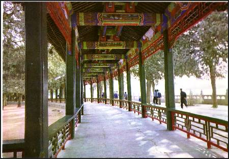 /images/imgs/asia/china/summer-palace-0004.jpg - Covered Passageway