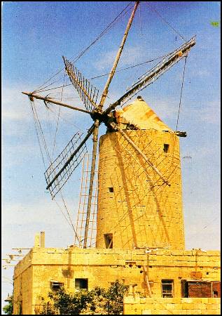 /images/imgs/europe/malta/gozo-0003.jpg - Ta' Kola Windmill at Xaghra