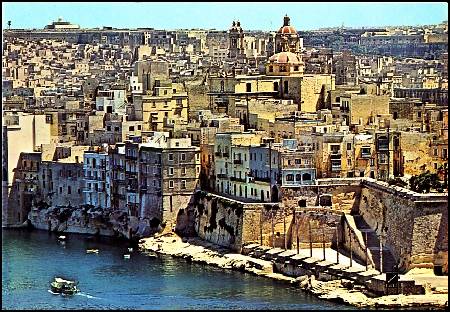 /images/imgs/europe/malta/valletta-0011.jpg - View of Valletta from the Grand Harbour