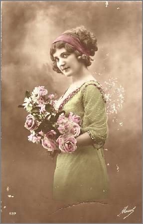 /images/imgs/greetings/st-valentine/valentine-0027.jpg - Lady in green with flowers 1908