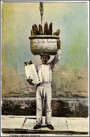 /images/imgs/america/cuba/cuba-0012.jpg - Cuban bread vendor