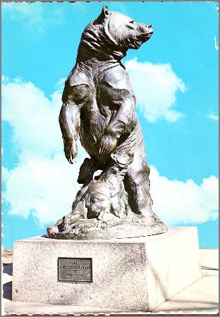 /images/imgs/america/united-states/colorado/denver-0003.jpg - Grizzly Statue Denver