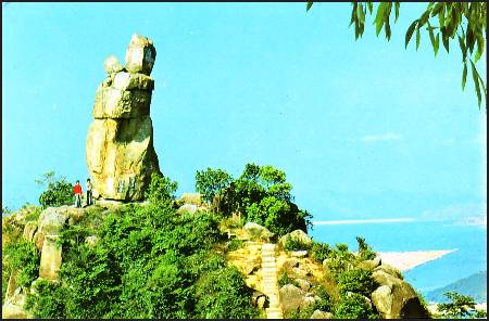 /images/imgs/asia/china/amah-rock-0001.jpg - Amah Rock