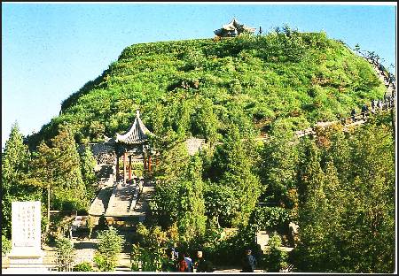 /images/imgs/asia/china/china-0005.jpg - Pagoda under Mountain