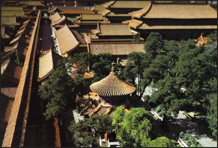 /images/imgs/asia/china/forbidden-city-0004.jpg - Bird's eye view of the Imperial Palace