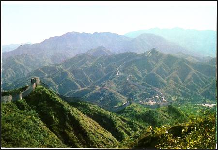 /images/imgs/asia/china/great-wall-0006.jpg - Great Wall from a distance