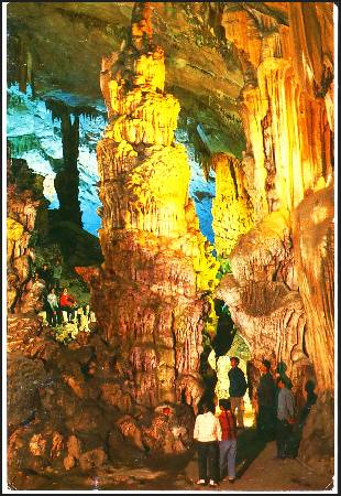 /images/imgs/asia/china/reed-flute-cave-0001.jpg - Reed Flute Cave