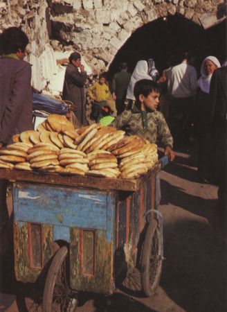/images/imgs/asia/israel/hebron-01.jpg - Market scene