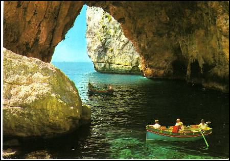 /images/imgs/europe/malta/wied-iz-zurrieq-0002.jpg - Entrance of the Blue Grotto