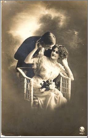 /images/imgs/greetings/st-valentine/valentine-0014.jpg - Young Lady in Armchair 1915