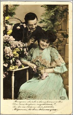 /images/imgs/greetings/st-valentine/valentine-0025.jpg - Elegant couple with flowers 1909