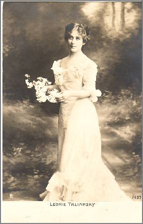 /images/imgs/greetings/st-valentine/valentine-0038.jpg - Leonie Taliansky